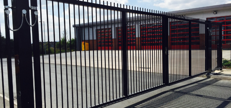 4.-Swing-Gates Automatic Security Gates for Commercial Properties